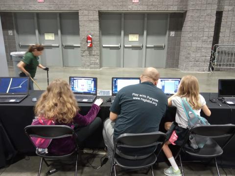 Awesome Con workshop in session