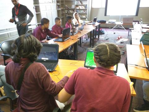 jefferson-students-collaborating