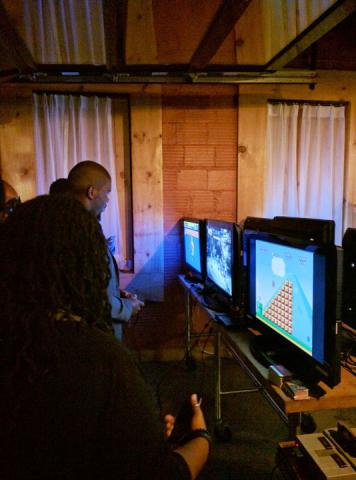 Retro Technoir Players